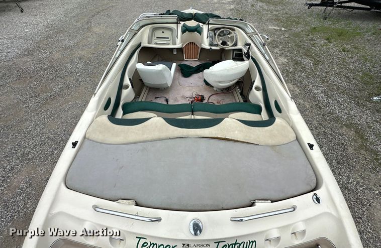 image for item OM9465 1998 Larson  LXI186 boat