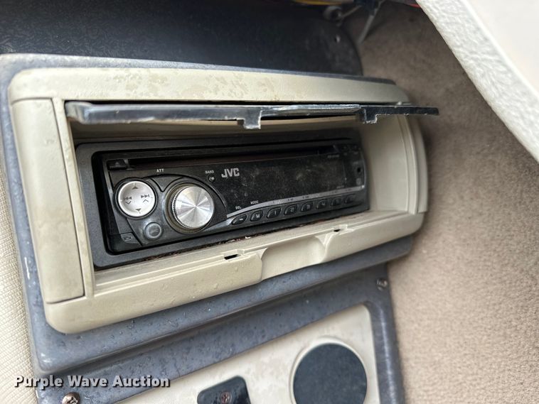 image for item OM9465 1998 Larson  LXI186 boat