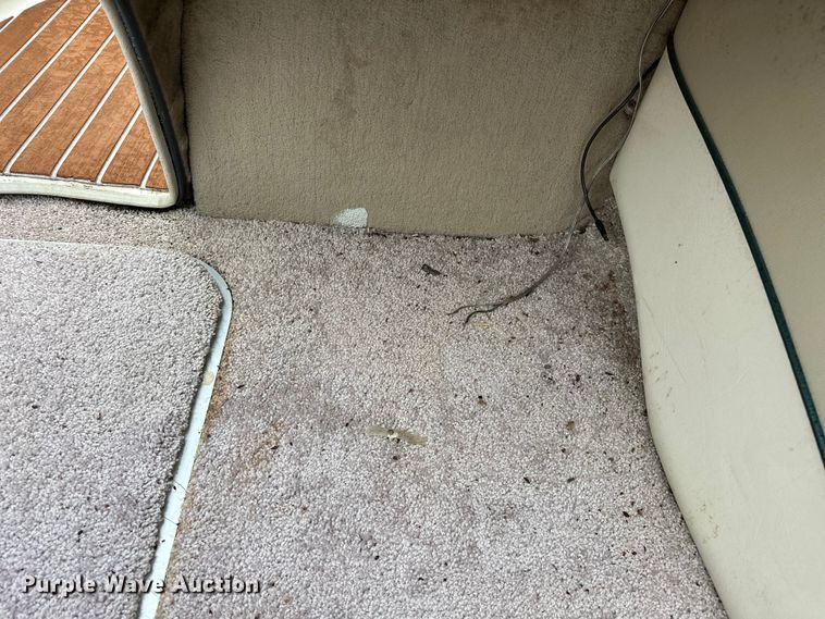 image for item OM9465 1998 Larson  LXI186 boat