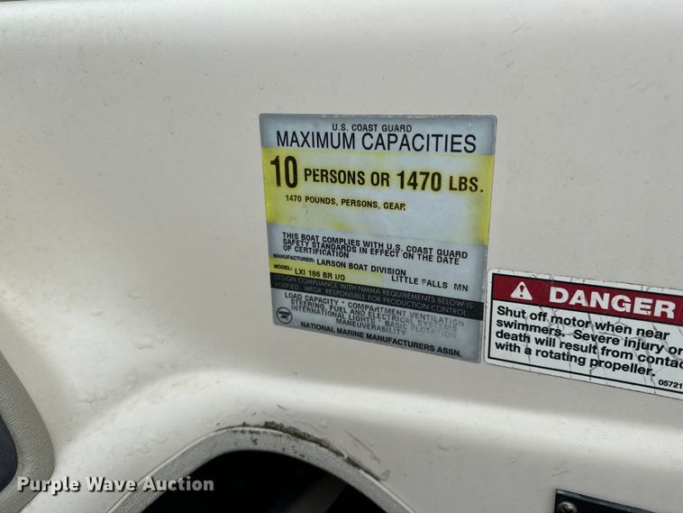 image for item OM9465 1998 Larson  LXI186 boat