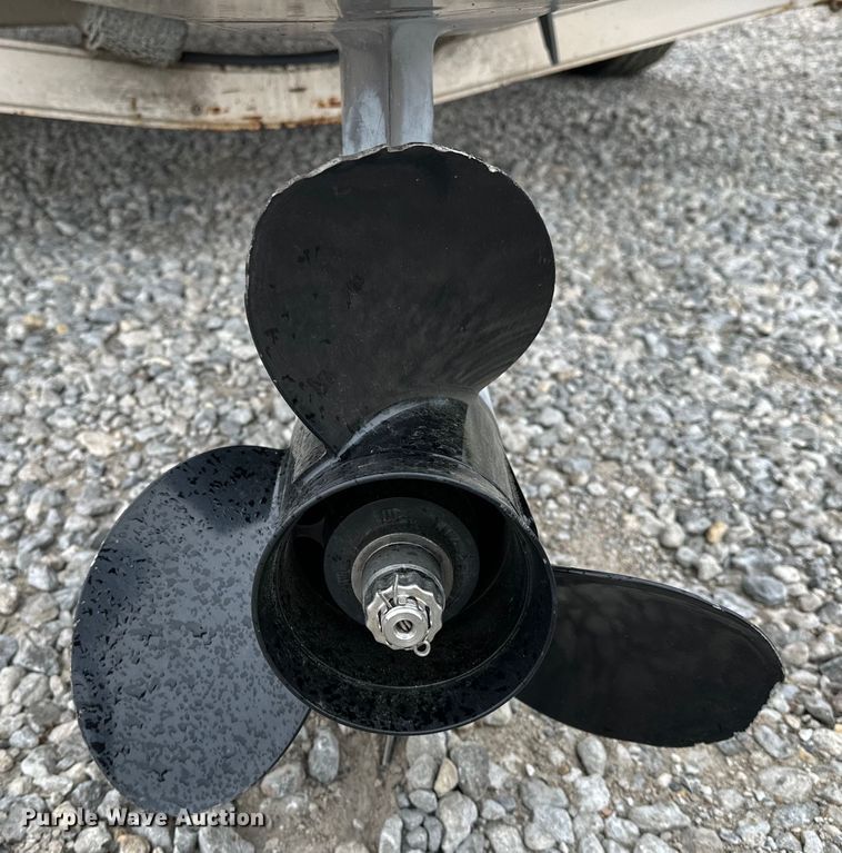 image for item OM9465 1998 Larson  LXI186 boat