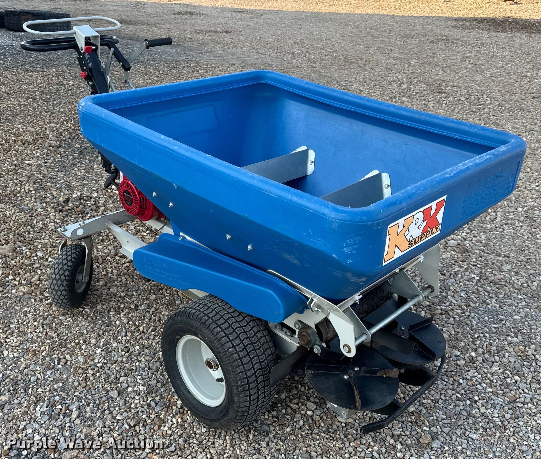 EcoLawn Applicator ECO250S top dresser spreader in New Bloomfield, MO
