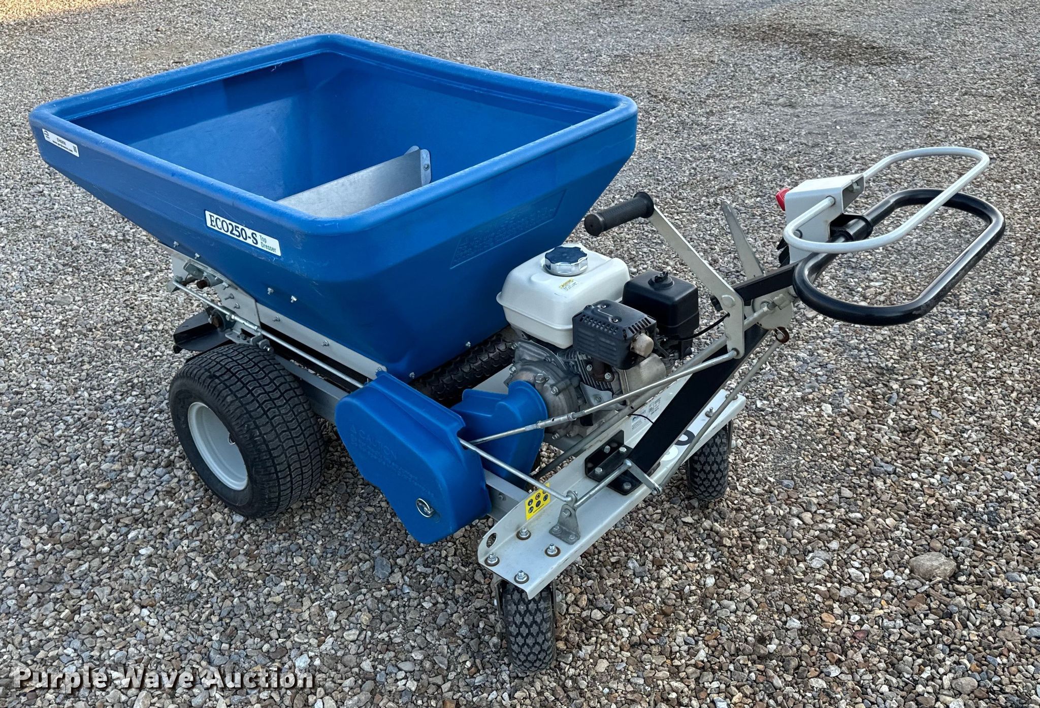 EcoLawn Applicator ECO250S top dresser spreader in New Bloomfield, MO