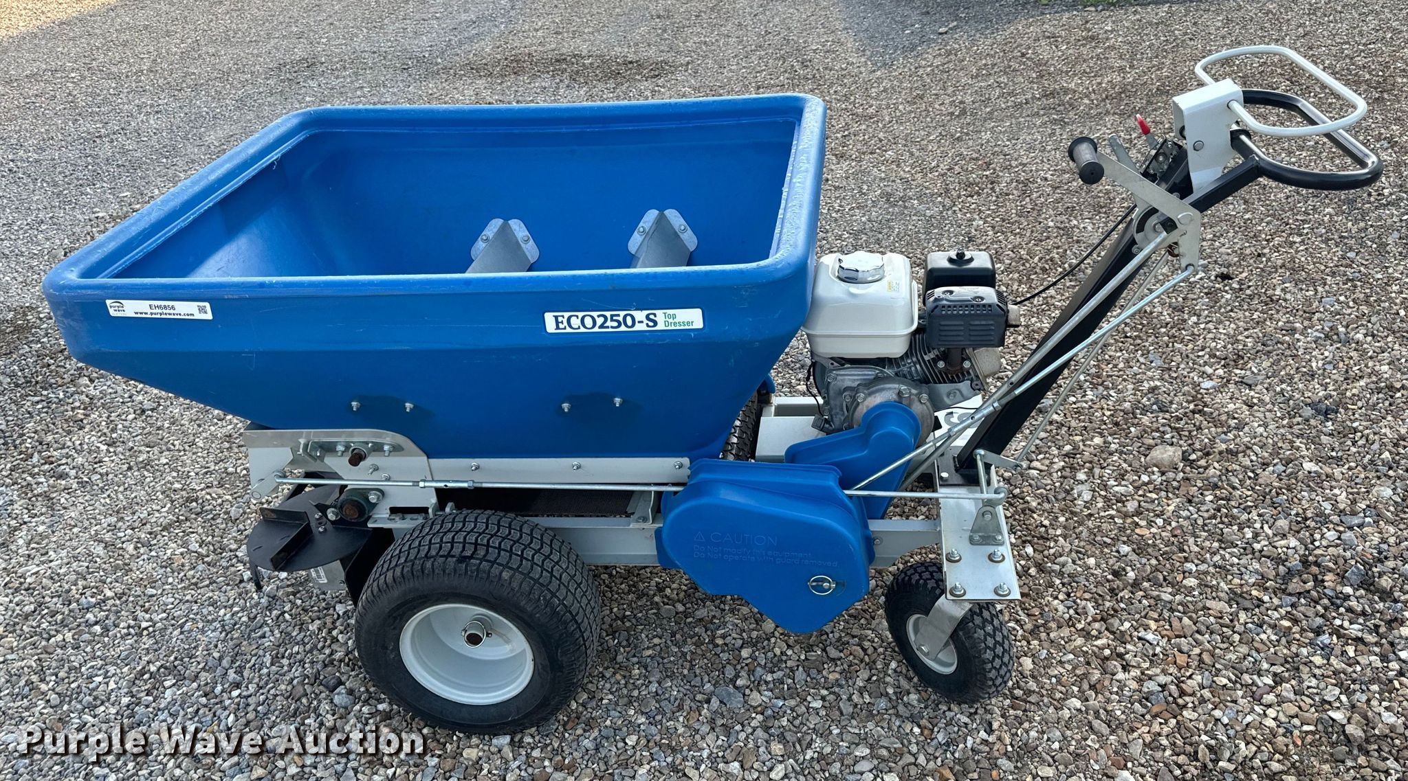 EcoLawn Applicator ECO250S top dresser spreader in New Bloomfield, MO