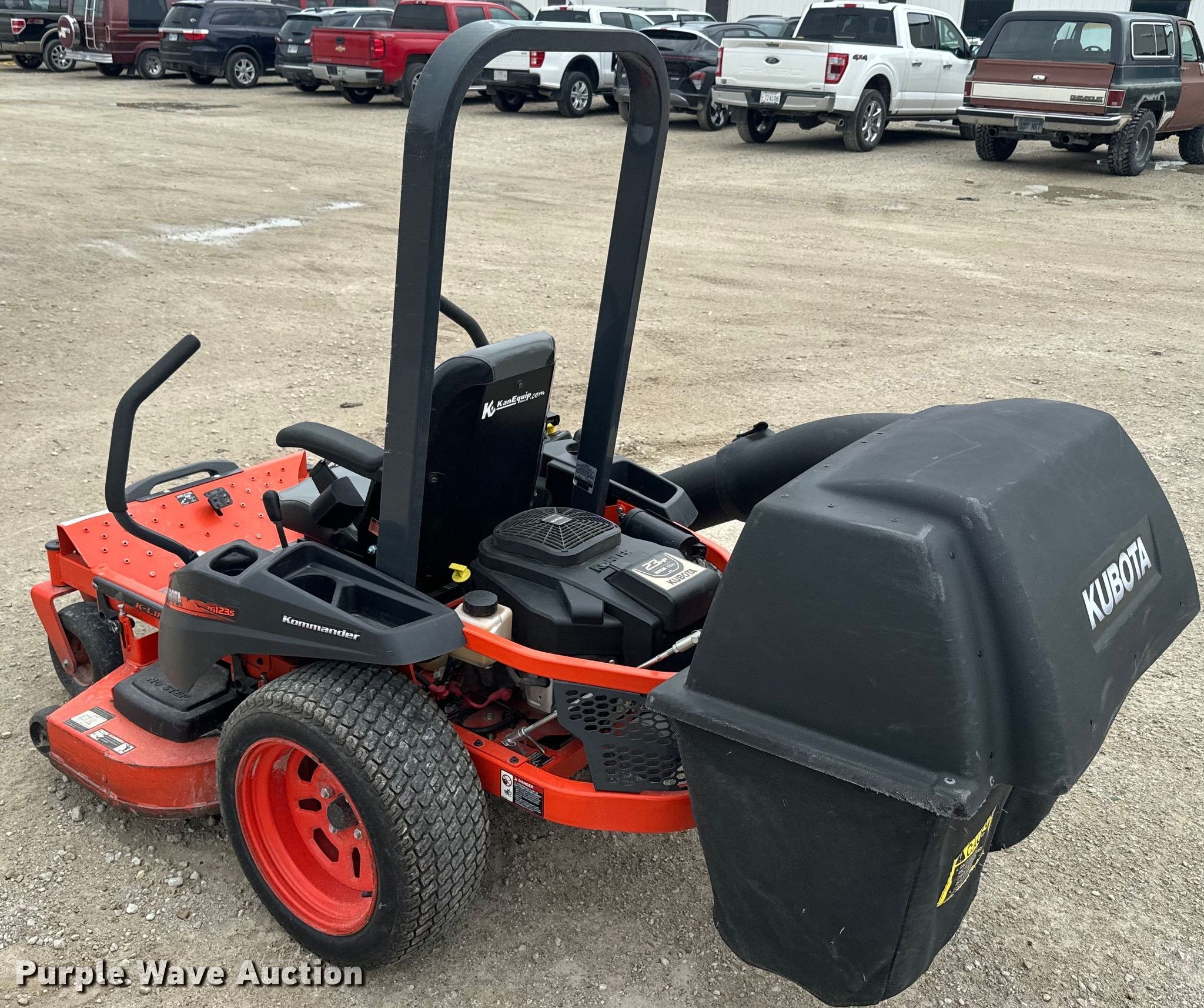 Kubota ZG123S ZTR lawn mower in Wamego, KS Item EK1380 for sale