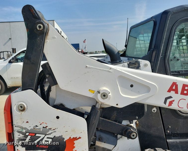 image for item DG0601 2021 Bobcat T76 tracked skid steer loader