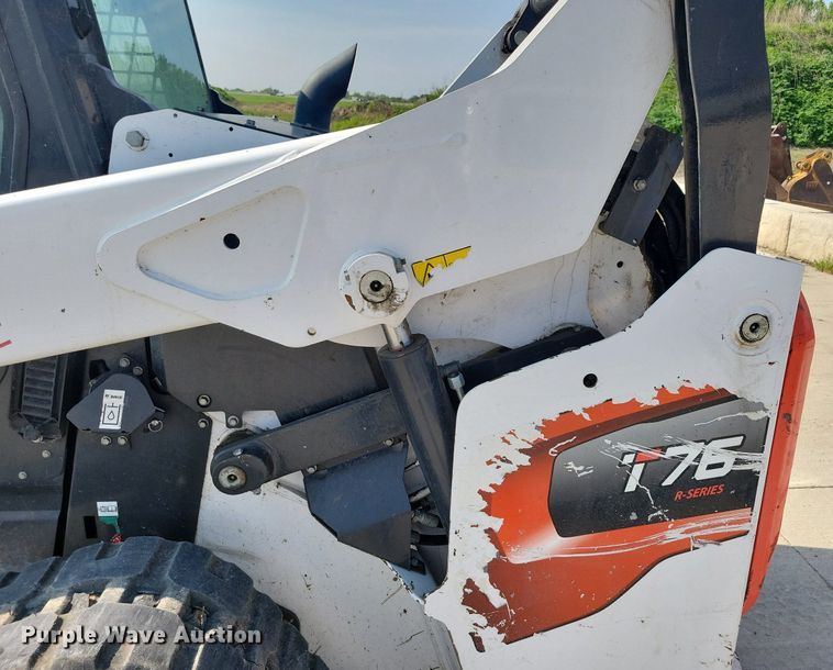 image for item DG0601 2021 Bobcat T76 tracked skid steer loader