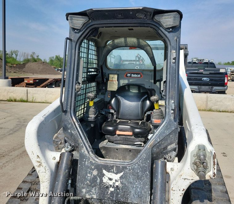 image for item DG0601 2021 Bobcat T76 tracked skid steer loader