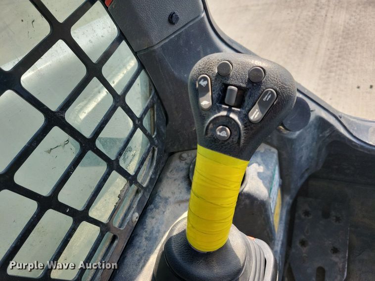 image for item DG0601 2021 Bobcat T76 tracked skid steer loader