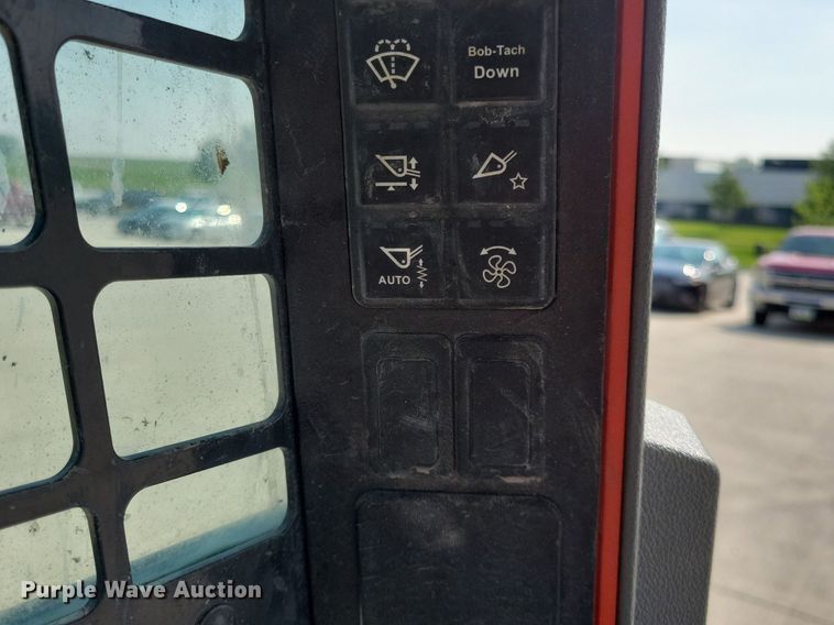 image for item DG0601 2021 Bobcat T76 tracked skid steer loader