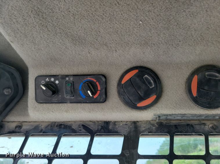 image for item DG0601 2021 Bobcat T76 tracked skid steer loader