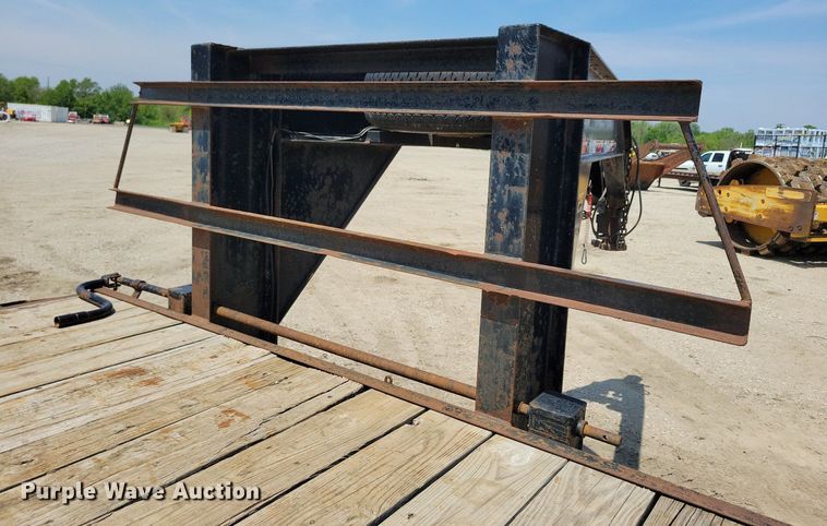 image for item DG0605 2008 Doolittle FD-304 equipment trailer