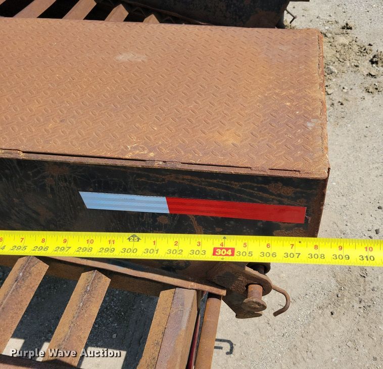 image for item DG0605 2008 Doolittle FD-304 equipment trailer