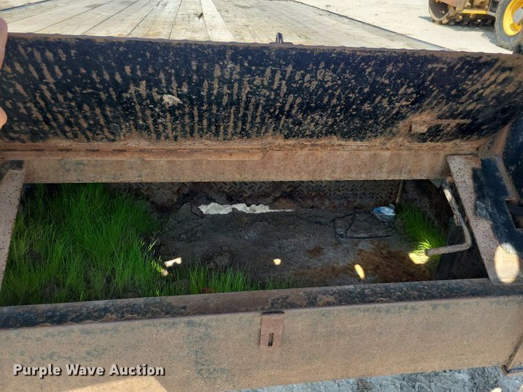 image for item DG0606 2012 H&H FD-306 equipment trailer