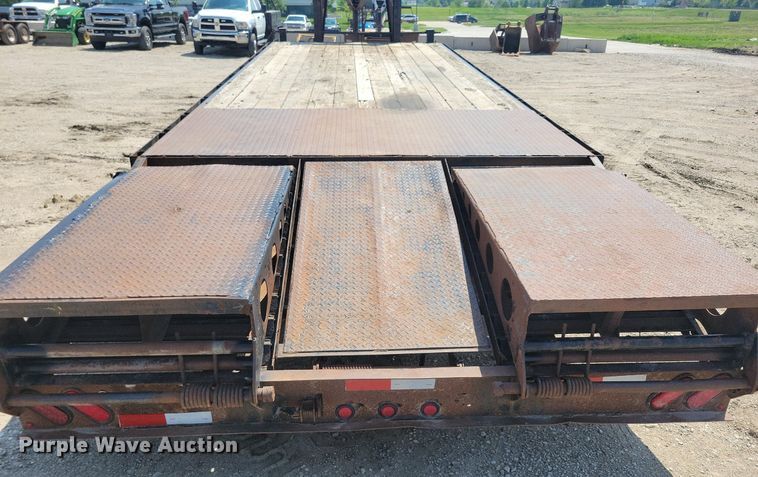 image for item DG0606 2012 H&H FD-306 equipment trailer