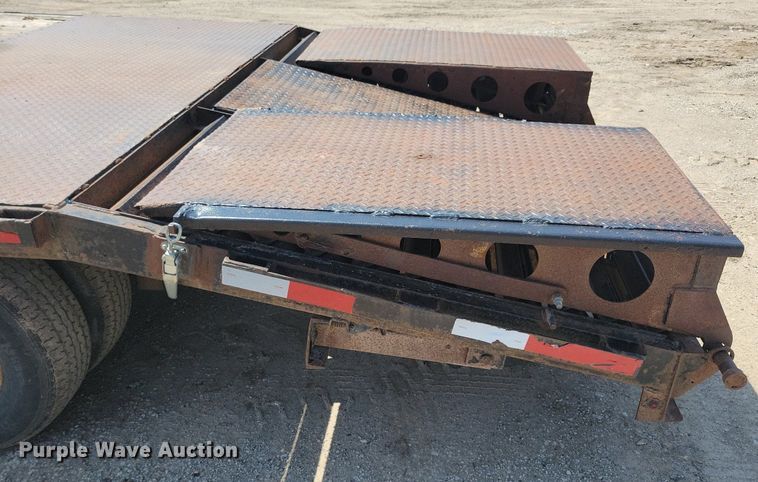 image for item DG0606 2012 H&H FD-306 equipment trailer