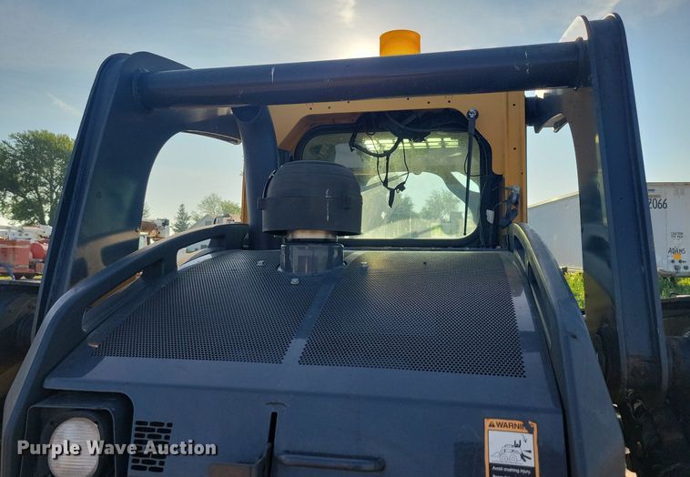 image for item DG0612 2015 John Deere 333E tracked skid steer loader