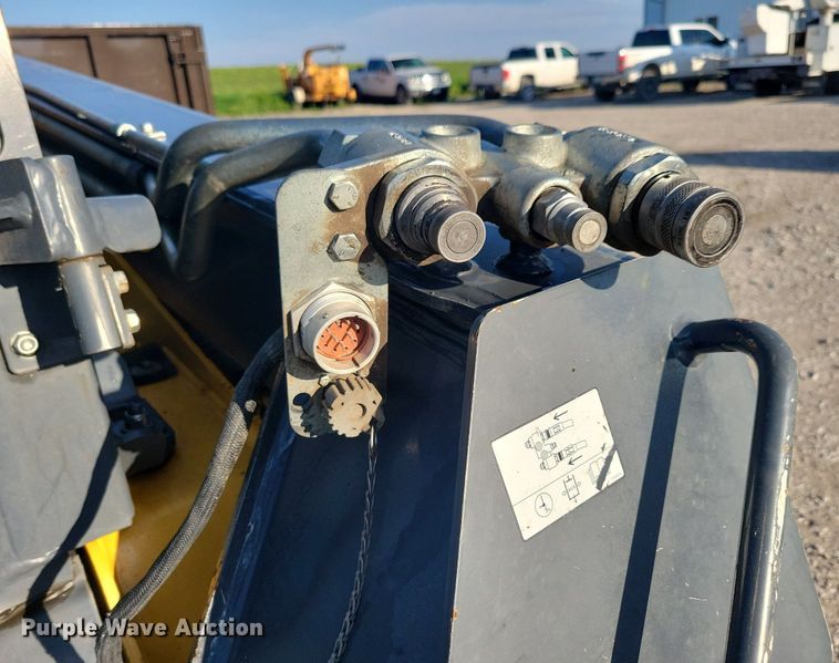 image for item DG0612 2015 John Deere 333E tracked skid steer loader