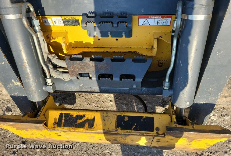 image for item DG0612 2015 John Deere 333E tracked skid steer loader