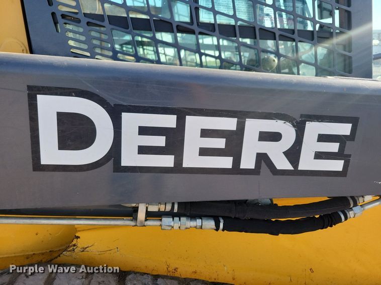 image for item DG0612 2015 John Deere 333E tracked skid steer loader