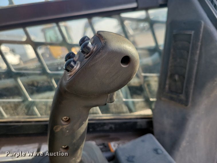 image for item DG0612 2015 John Deere 333E tracked skid steer loader