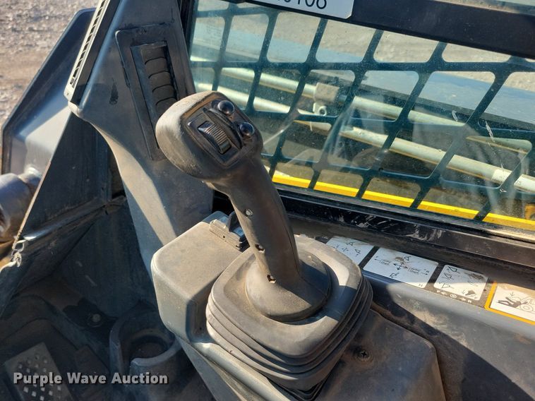 image for item DG0612 2015 John Deere 333E tracked skid steer loader