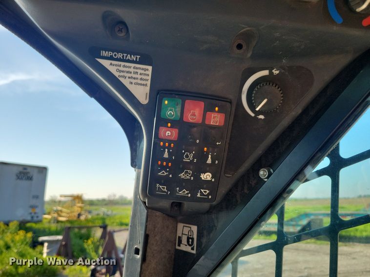 image for item DG0612 2015 John Deere 333E tracked skid steer loader