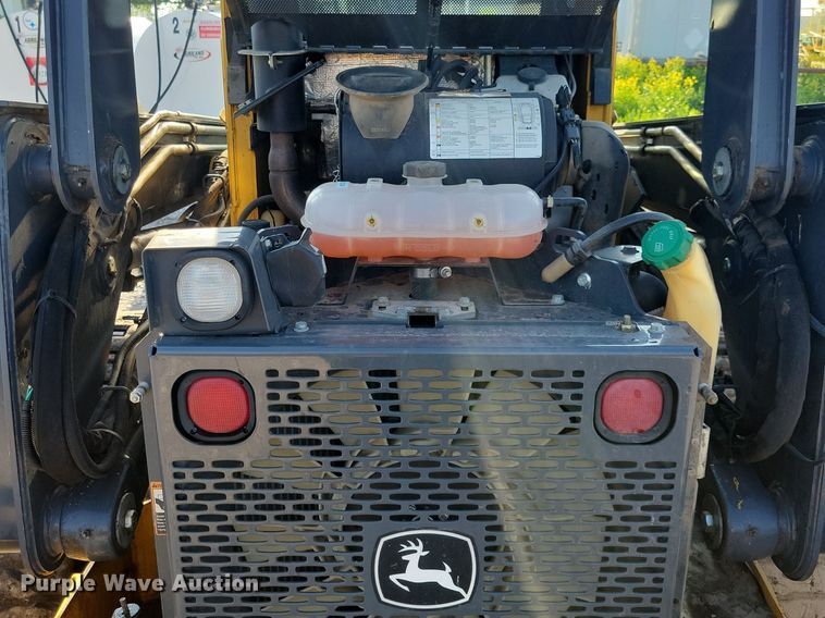 image for item DG0612 2015 John Deere 333E tracked skid steer loader