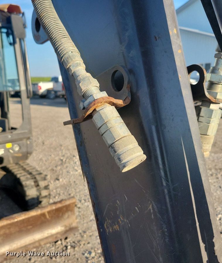 image for item DG0613 2018 Volvo ECR40D mini excavator