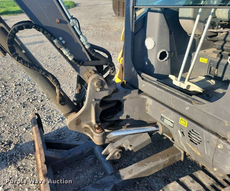 image for item DG0613 2018 Volvo ECR40D mini excavator