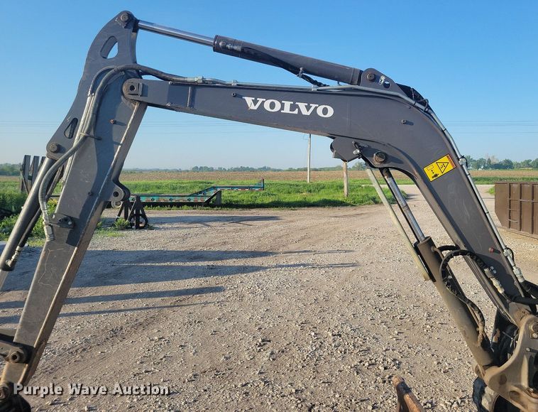 image for item DG0613 2018 Volvo ECR40D mini excavator