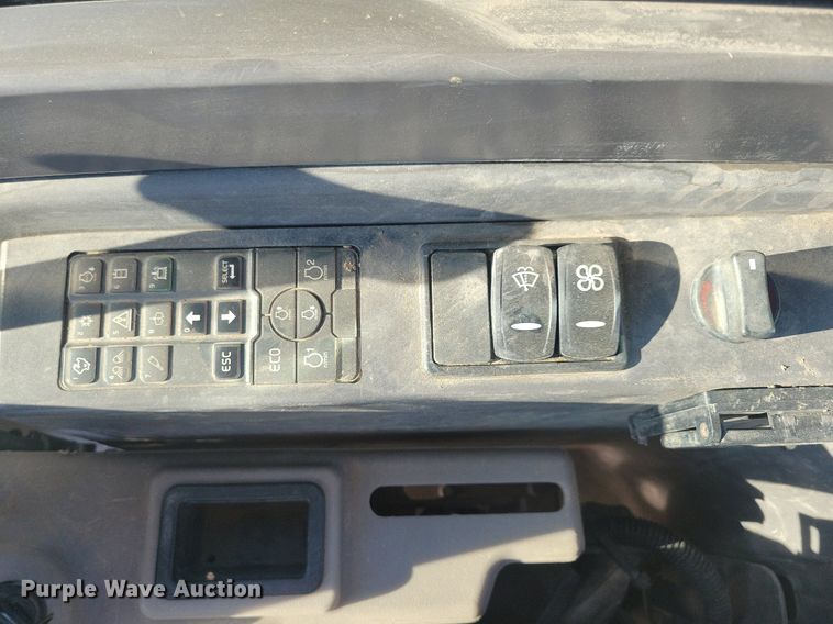 image for item DG0613 2018 Volvo ECR40D mini excavator