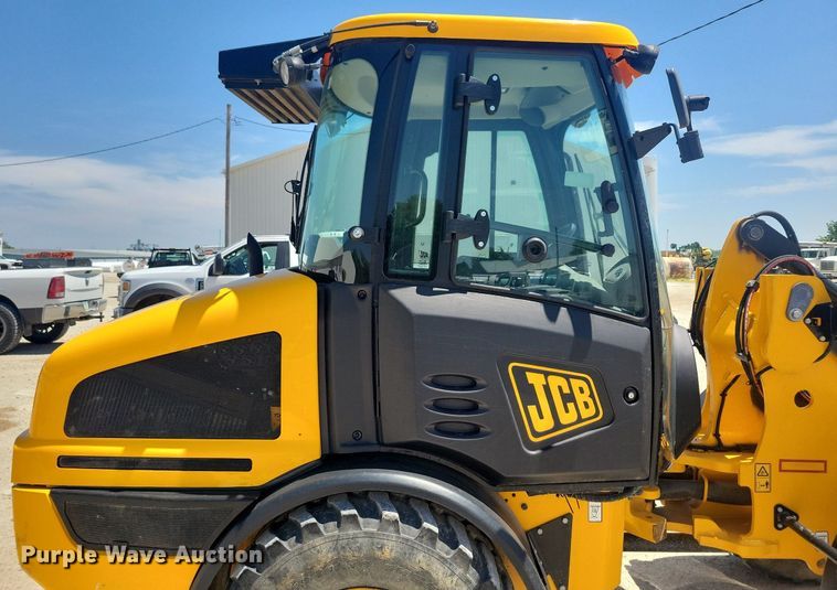 image for item DG0614 2021 JCB 407 wheel loader