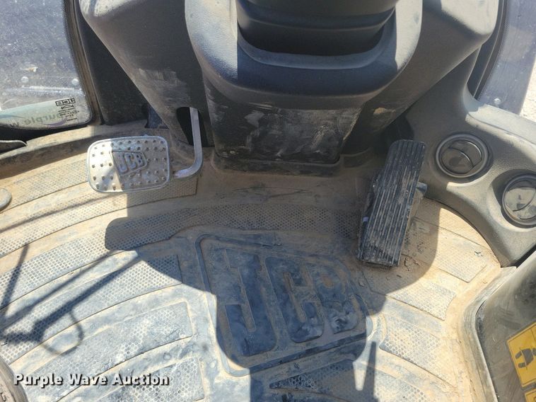 image for item DG0614 2021 JCB 407 wheel loader