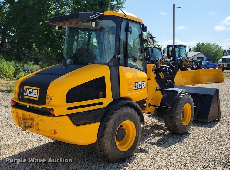 image for item DG0615 2022 JCB 407 T4 wheel loader