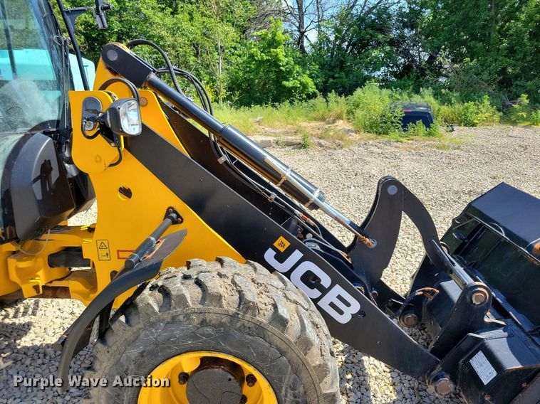 image for item DG0615 2022 JCB 407 T4 wheel loader