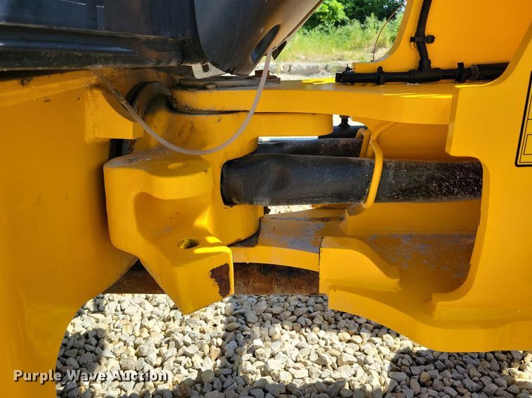 image for item DG0615 2022 JCB 407 T4 wheel loader