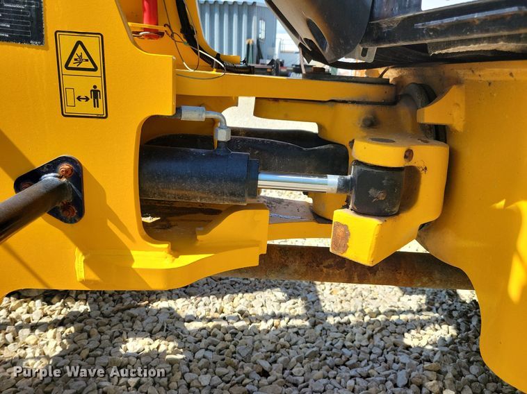 image for item DG0615 2022 JCB 407 T4 wheel loader