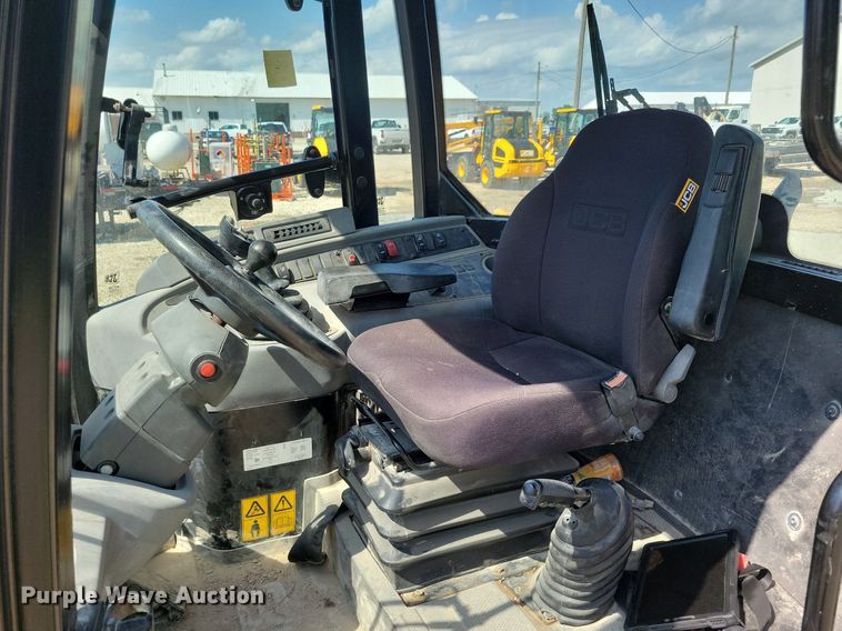 image for item DG0615 2022 JCB 407 T4 wheel loader