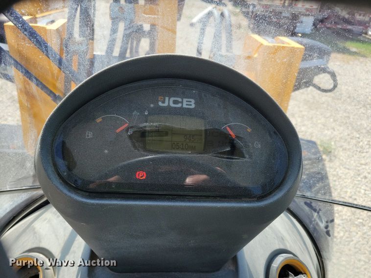 image for item DG0615 2022 JCB 407 T4 wheel loader