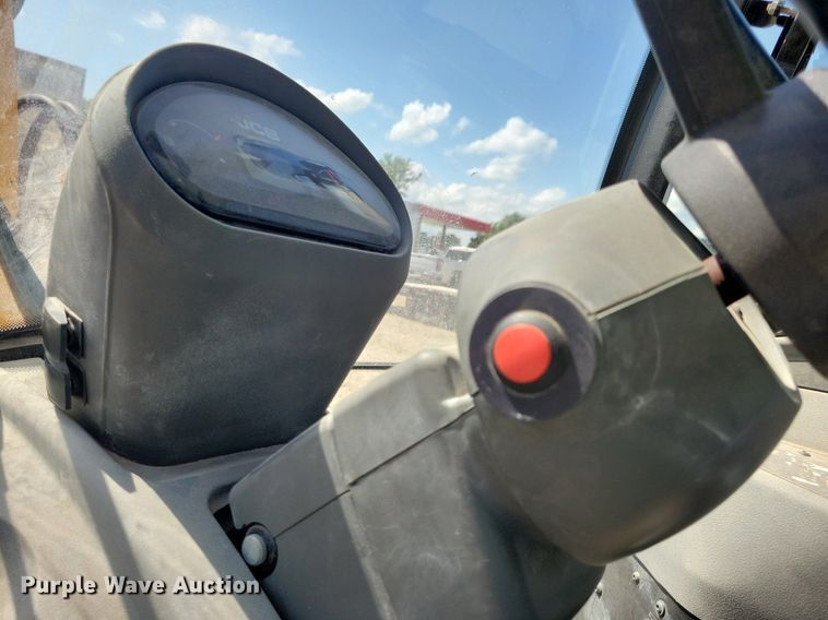 image for item DG0615 2022 JCB 407 T4 wheel loader