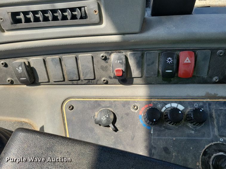 image for item DG0615 2022 JCB 407 T4 wheel loader