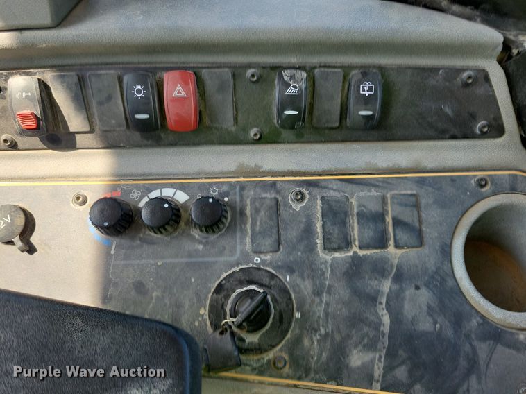 image for item DG0615 2022 JCB 407 T4 wheel loader