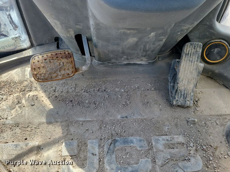 image for item DG0615 2022 JCB 407 T4 wheel loader