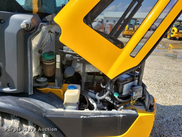 image for item DG0615 2022 JCB 407 T4 wheel loader