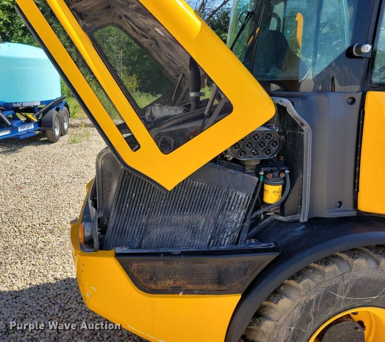image for item DG0615 2022 JCB 407 T4 wheel loader