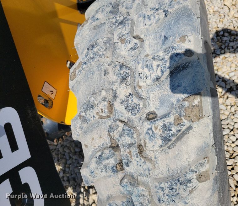 image for item DG0615 2022 JCB 407 T4 wheel loader