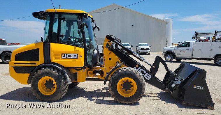 image for item DG0616 2022 JCB 407 wheel loader