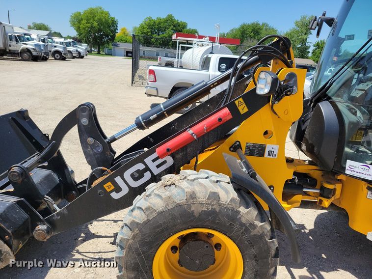 image for item DG0616 2022 JCB 407 wheel loader
