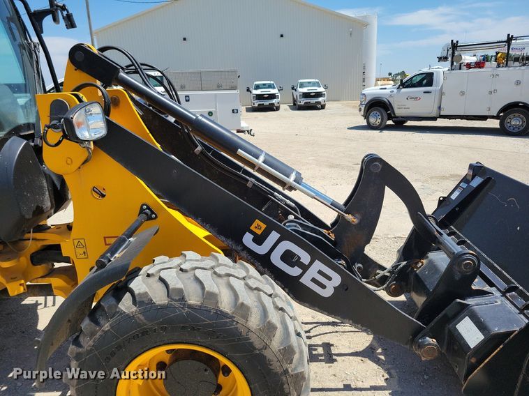 image for item DG0616 2022 JCB 407 wheel loader
